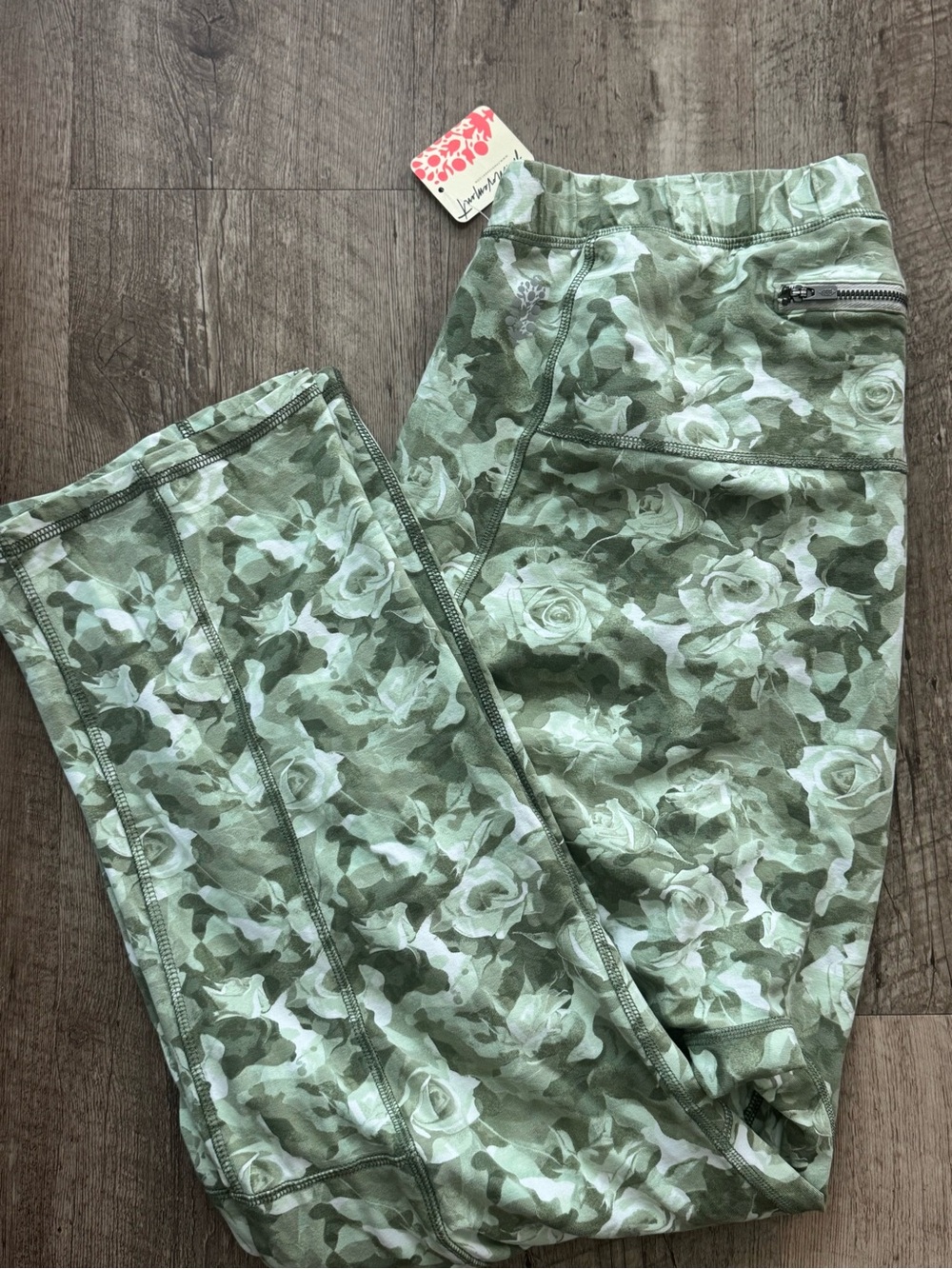 Hot Shot Pants - floral camo